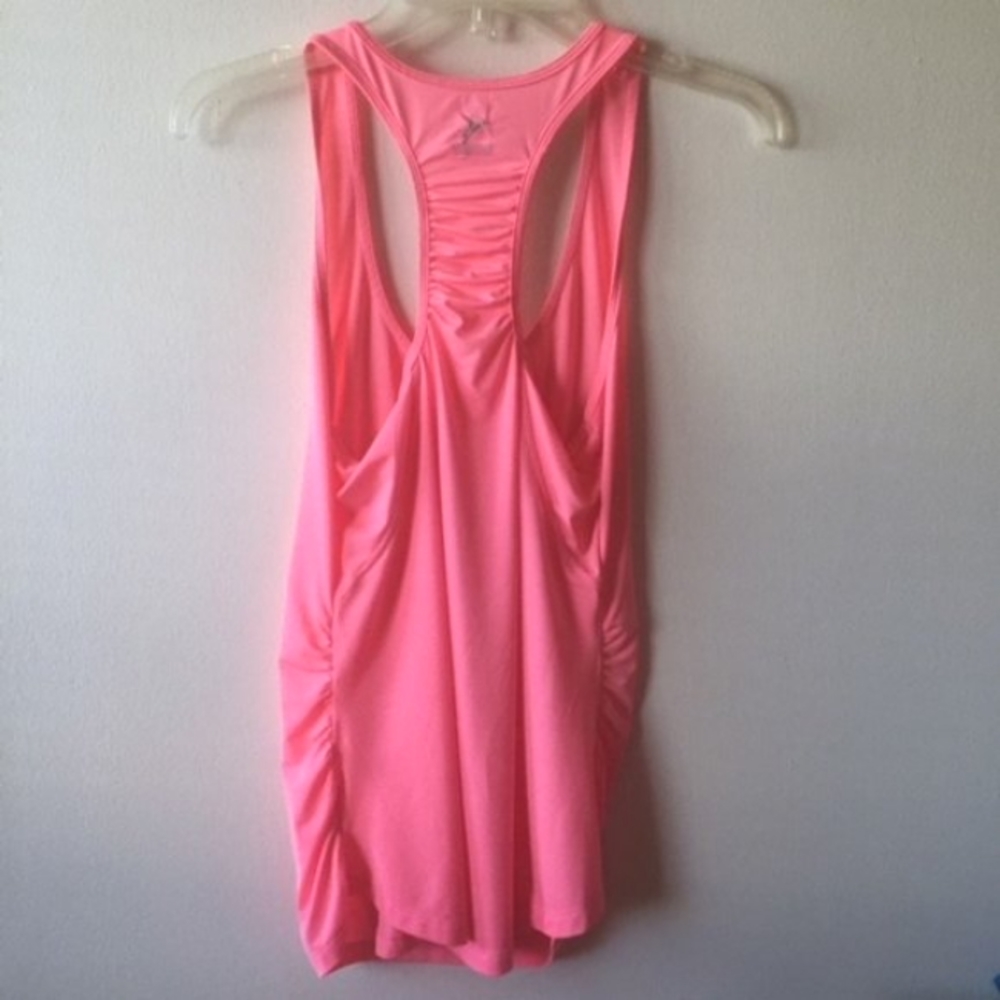 Old Navy tank top. Size Medium - Picture 5 of 5